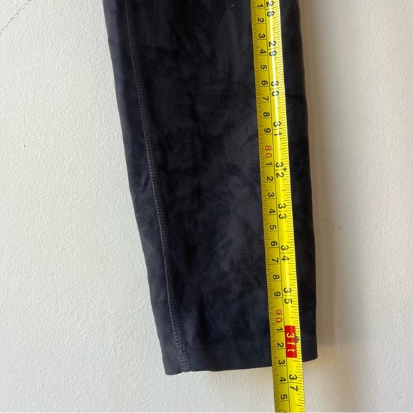 Tuff Athletics Black High Rise Leggings with Pockets Size L Made in Canada - Picture 3 of 9